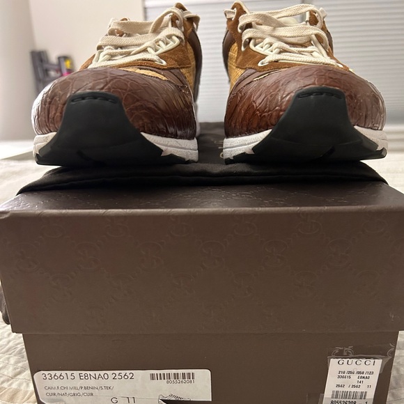 Gucci Sneakers comes with shoe bag and additional laces - Picture 2 of 8